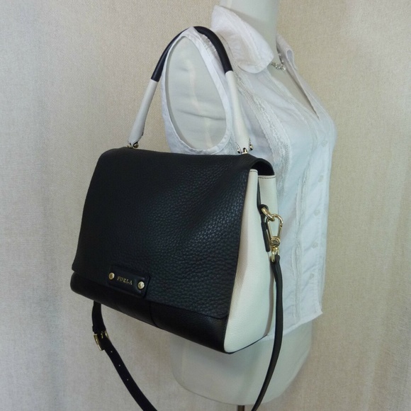 NEW FURLA Penelope Black/White Pebbled Leather Shoulder Bag MADE IN ITALY FURLA - Picture 2 of 12